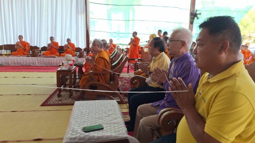 ทน.แม่สอด ร่วมทำบุญทอดผ้าป่า เพื่อสมทบกองทุนการศึกษา