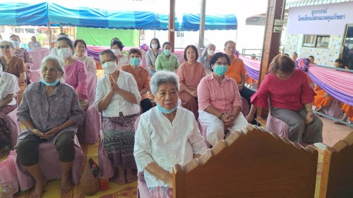 ทน.แม่สอด ร่วมทำบุญทอดผ้าป่า เพื่อสมทบกองทุนการศึกษา