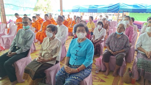 ทน.แม่สอด ร่วมทำบุญทอดผ้าป่า เพื่อสมทบกองทุนการศึกษา
