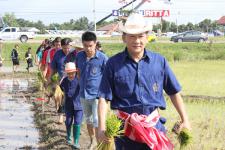 นายกเทศมนตรีนครแม่สอด จัดโครงการ “ทำนาข้าวอินทรีย์ อนุรักษ์สิ่งแวดล้อมอย่างยั่งยืน” สืบสานความเป็นไทยและภูมิปัญญาท้องถิ่น