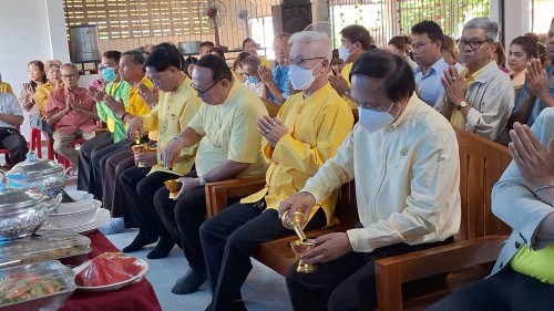 เทศบาลนครแม่สอด เข้าร่วมพิธีทำบุญทอดผ้าป่าสามัคคีชุมชนร่วมใจ
