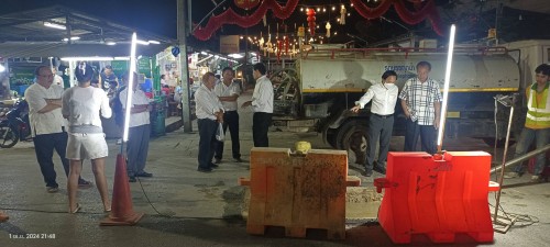 เทศบาลนครแม่สอด ลงพื้นที่ติดตามความคืบหน้าโครงการก่อสร้าง ระบบจำหน่ายไฟฟ้าเป็นเคเบิลใต้ดิน บริเวณถนนประสาทวิถี