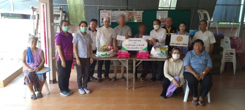 ทน.แม่สอด ลงพื้นที่มอบสิ่งของอุปโภคบริโภคให้แก่ผู้ยากไร้ผู้สูงอายุจำนวน 5 ราย