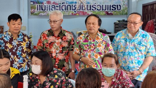 ทน.แม่สอด ลงพื้นที่ออกหน่วยฉีดวัคซีนป้องกันโรคพิษสุนัขบ้าทั้ง 20 ชุมชน ในเขตเทศบาลนครแม่สอด