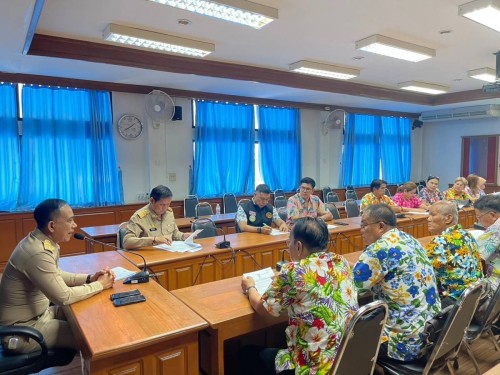 ทน.แม่สอด ร่วมประชุมจัดตั้งหมู่บ้านป้องกันและแก้ไขปัญหายาเสพติด 