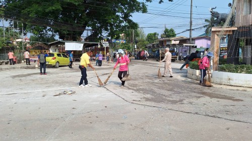 เทศบาลนครแม่สอด ดำเนินการทำความสะอาดหลังเทศกาลสงกรานต์