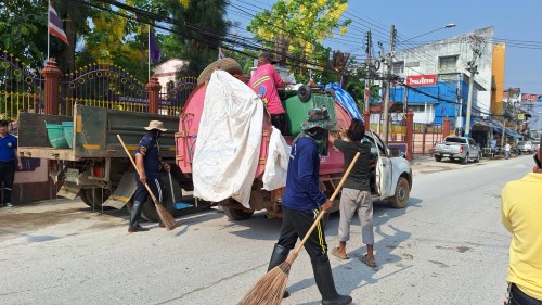 เทศบาลนครแม่สอด ดำเนินการทำความสะอาดหลังเทศกาลสงกรานต์