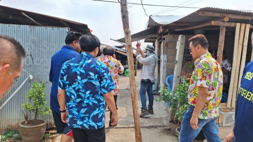 ทน.แม่สอด ลงพื้นที่เยี่ยมบ้านและมอบสิ่งของอุปโภคบริโภคให้ผู้ประสบภัยจากพายุฤดูร้อน