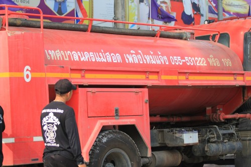 เทศบาลนครแม่สอด ดำเนินการทำความสะอาดหลังเทศกาลสงกรานต์