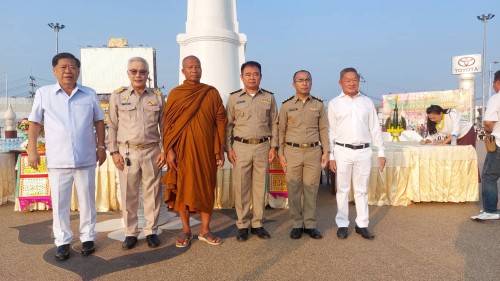 เทศบาลนครแม่สอด เข้าร่วมพิธีทำบุญครบรอบ 1 ปี วงเวียนสมเด็จพระเจ้าตากสินมหาราช