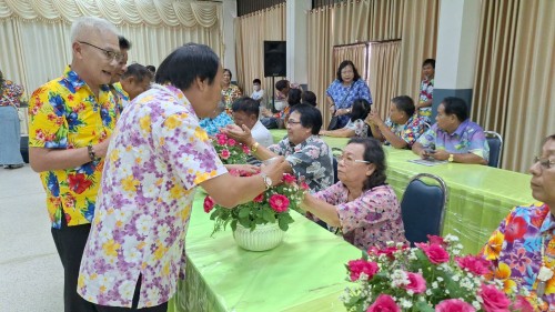 เทศบาลนครแม่สอด ร่วมงานรดน้ำดำหัวของชมรมข้าราชการครูบำนาญเทศบาลนครแม่สอด 