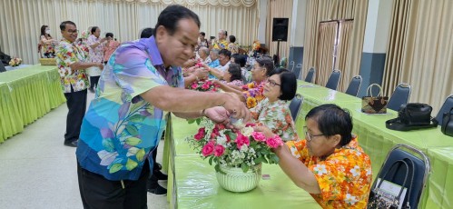 เทศบาลนครแม่สอด ร่วมงานรดน้ำดำหัวของชมรมข้าราชการครูบำนาญเทศบาลนครแม่สอด 