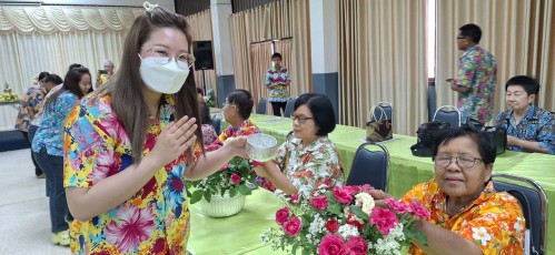เทศบาลนครแม่สอด ร่วมงานรดน้ำดำหัวของชมรมข้าราชการครูบำนาญเทศบาลนครแม่สอด 