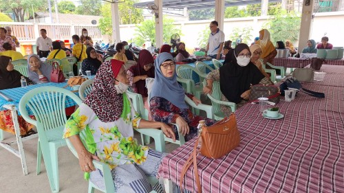 เทศบาลนครแม่สอด ร่วมกิจกรรมสร้างเสริมสุขภาพชมรมผู้สูงอายุ ประจำเดือนเมษายน 2567 ชุมชนอิสลาม