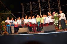 นักท่องเที่ยวชาวไทย ชาวพม่า และต่างชาติ นับ 10,000 คน ร่วมงาน แม่สอด – เมียวดี มิดไนท์สงกรานต์ เฟสติวัล 2013