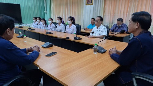 ทน.แม่สอด มอบใบประกาศเกียรติบัตรให้แก่นักเรียน โรงเรียนเทศบาลเฉลิมพระเกียรติฯ ผู้ผ่านการฝึกประสบการณ์ ด้านการแพทย์