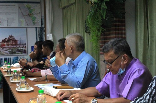 ทน.แม่สอด จัดประชุมการตรวจสอบข้อมูลจำนวนประชากรในพื้นที่ชุมชน