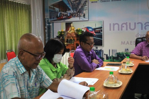 ทน.แม่สอด จัดประชุมการตรวจสอบข้อมูลจำนวนประชากรในพื้นที่ชุมชน