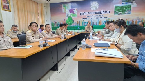 ทน.แม่สอด ประชุมจัดวางระบบสายสื่อสารโครงการก่อสร้างระบบจำหน่ายไฟฟ้าเป็นเคเบิลใต้ดินบริเวณถนนประสาทวิถีเขตเทศบาลนครแม่สอด