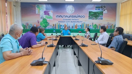 เทศบาลนครแม่สอด มอบเงินช่วยเหลือแก่ผู้ประสบเหตุวาตภัย