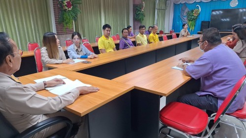 เทศบาลนครแม่สอด ประชุมหารือแนวทางการลอกท่อระบายน้ำ ถนนประสาทวิถี เพื่อป้องกันน้ำท่วมในช่วงฤดูฝน