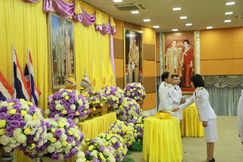 เทศบาลนครแม่สอด จัดพิธีรับพระราชทานพระบรมฉายาลักษณ์ พระบาทสมเด็จพระเจ้าอยู่หัว ที่ฉายกับสมเด็จพระนางเจ้าฯ พระบรมราชินี