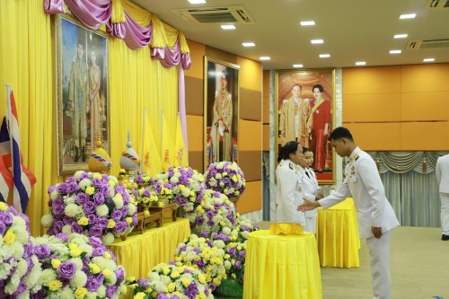 เทศบาลนครแม่สอด จัดพิธีรับพระราชทานพระบรมฉายาลักษณ์ พระบาทสมเด็จพระเจ้าอยู่หัว ที่ฉายกับสมเด็จพระนางเจ้าฯ พระบรมราชินี