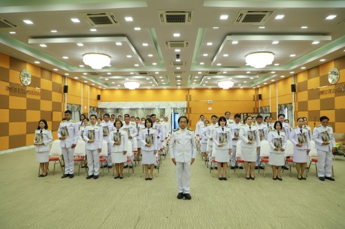 เทศบาลนครแม่สอด จัดพิธีรับพระราชทานพระบรมฉายาลักษณ์ พระบาทสมเด็จพระเจ้าอยู่หัว ที่ฉายกับสมเด็จพระนางเจ้าฯ พระบรมราชินี
