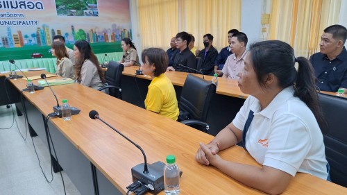 เทศบาลนครแม่สอด มอบนโยบาย และให้โอวาทแก่พนักงานจ้างทั่วไปบรรจุแต่งตั้งใหม่