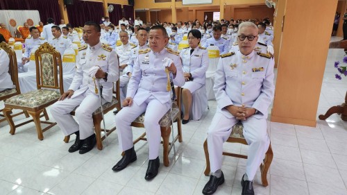 เทศบาลนครแม่สอด เข้าร่วมทำบุญตักบาตรถวายเป็นพระราชกุศล เนื่องในโอกาสวันเฉลิมพระชนมพรรษาสมเด็จพระนางเจ้าฯ พระบรมราชินี