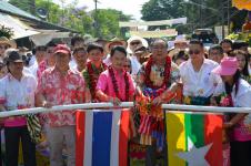 ประธานรัฐสภา (นายสมศักดิ์ เกียรติสุรนนท์)เปิดขบวนแห่สงกรานต์เทศบาลนครแม่สอด 