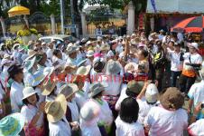 ประธานรัฐสภา (นายสมศักดิ์ เกียรติสุรนนท์)เปิดขบวนแห่สงกรานต์เทศบาลนครแม่สอด 