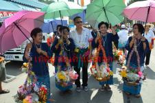 ประธานรัฐสภา (นายสมศักดิ์ เกียรติสุรนนท์)เปิดขบวนแห่สงกรานต์เทศบาลนครแม่สอด 
