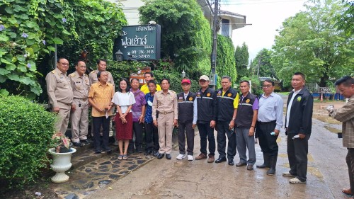เทศบาลนครแม่สอด ลงพื้นที่ติดตามการเตรียมการก่อสร้างถนนและสำรวจพื้นที่ขุดลอกท่อระบายน้ำในเขตเทศบาลนครแม่สอด