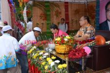 ประธานรัฐสภา (นายสมศักดิ์ เกียรติสุรนนท์)เปิดขบวนแห่สงกรานต์เทศบาลนครแม่สอด 