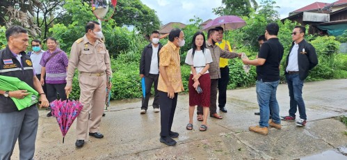 เทศบาลนครแม่สอด ลงพื้นที่ติดตามการเตรียมการก่อสร้างถนนและสำรวจพื้นที่ขุดลอกท่อระบายน้ำในเขตเทศบาลนครแม่สอด