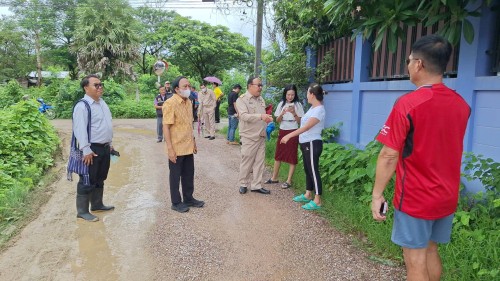 เทศบาลนครแม่สอด ลงพื้นที่ติดตามการเตรียมการก่อสร้างถนนและสำรวจพื้นที่ขุดลอกท่อระบายน้ำในเขตเทศบาลนครแม่สอด