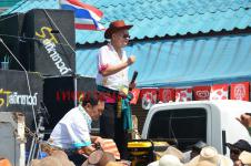 ประธานรัฐสภา (นายสมศักดิ์ เกียรติสุรนนท์)เปิดขบวนแห่สงกรานต์เทศบาลนครแม่สอด 
