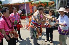 ประธานรัฐสภา (นายสมศักดิ์ เกียรติสุรนนท์)เปิดขบวนแห่สงกรานต์เทศบาลนครแม่สอด 