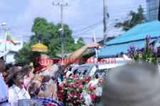 ประธานรัฐสภา (นายสมศักดิ์ เกียรติสุรนนท์)เปิดขบวนแห่สงกรานต์เทศบาลนครแม่สอด 