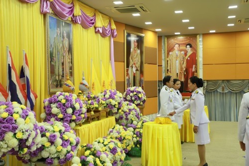 เทศบาลนครแม่สอด จัดพิธีรับพระราชทานพระบรมฉายาลักษณ์ พระบาทสมเด็จพระเจ้าอยู่หัว ที่ฉายกับสมเด็จพระนางเจ้าฯ พระบรมราชินี