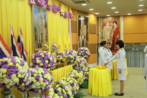 เทศบาลนครแม่สอด จัดพิธีรับพระราชทานพระบรมฉายาลักษณ์ พระบาทสมเด็จพระเจ้าอยู่หัว ที่ฉายกับสมเด็จพระนางเจ้าฯ พระบรมราชินี