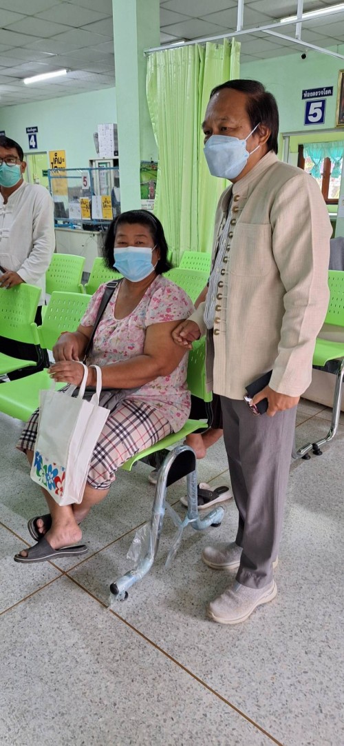 ทน.แม่สอด ลงพื้นที่เยี่ยมติดตามและพบปะประชาชนผู้มาใช้บริการ คลินิกชุมชนอบอุ่น