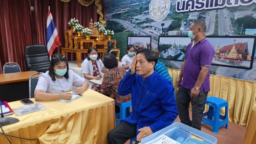 เทศบาลนครแม่สอด ร่วมเป็นเกียรติเยี่ยมชมการออกหน่วยคัดกรองดวงตาของโรงพยาบาลศุภมิตรสุพรรณบุรี 