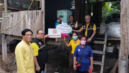 ทน.แม่สอด ลงพื้นที่มอบสิ่งของอุปโภคบริโภคให้แก่ผู้สูงอายุและผู้ป่วยติดเตียง