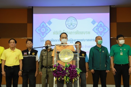 ทน.แม่สอด จัดโครงการฝึกอบรม “โครงการส่งเสริมสุขภาพผู้สูงอายุ สร้างจิตสดใส ร่างกายแข็งแรง” และ “โครงการพัฒนาศักยภาพผู้สูงอายุเทศบาลนครแม่สอด” ประจำปีงบประมาณ 2567