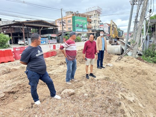 ทน.แม่สอด ลงพื้นที่ติดตามความเรียบร้อย โครงการพัฒนาตามผังเมืองรวมเมืองแม่สอด อำเภอแม่สอด จังหวัดตาก ระยะที่ 2 บริเวณถนนข้างแขวงทางหลวงตากที่ 2