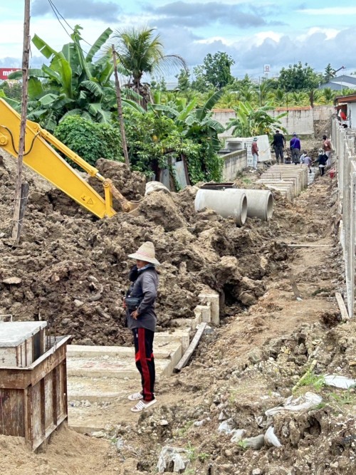 ทน.แม่สอด ลงพื้นที่ติดตามความเรียบร้อย โครงการพัฒนาตามผังเมืองรวมเมืองแม่สอด อำเภอแม่สอด จังหวัดตาก ระยะที่ 2 บริเวณถนนข้างแขวงทางหลวงตากที่ 2