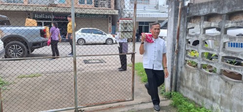 ทน.แม่สอด ลงพื้นที่เยี่ยมบ้านมอบสิ่งของอุปโภคบริโภคให้แก่ผู้สูงอายุและผู้ป่วยติดเตียง