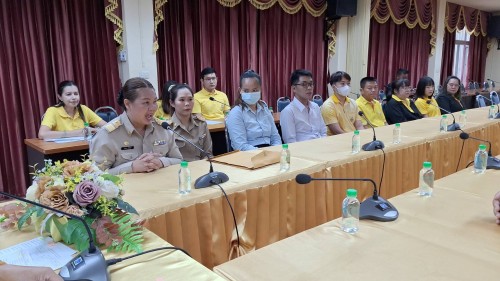 ทน.แม่สอด มอบนโยบายและให้โอวาทแก่พนักงานราชการโอนย้าย พนักงานจ้างตามภารกิจ และพนักงานจ้างทั่วไป 